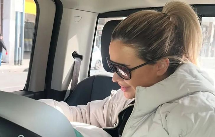 Alejandra Maglietti y su hijo.