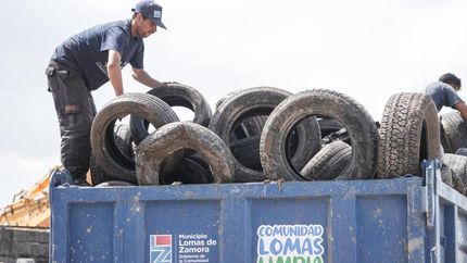 reciben neumaticos en desuso en lomas para reciclar y poner en valor