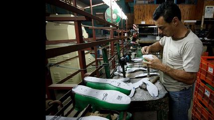 La industria textil argentina es de punta y ha perdido 17 mil puestos de trabajo, afirmaron.