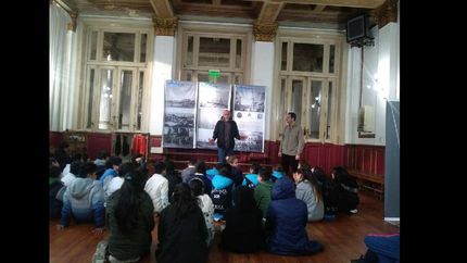 mas de 200 alumnos en una charla sobre sus antepasados