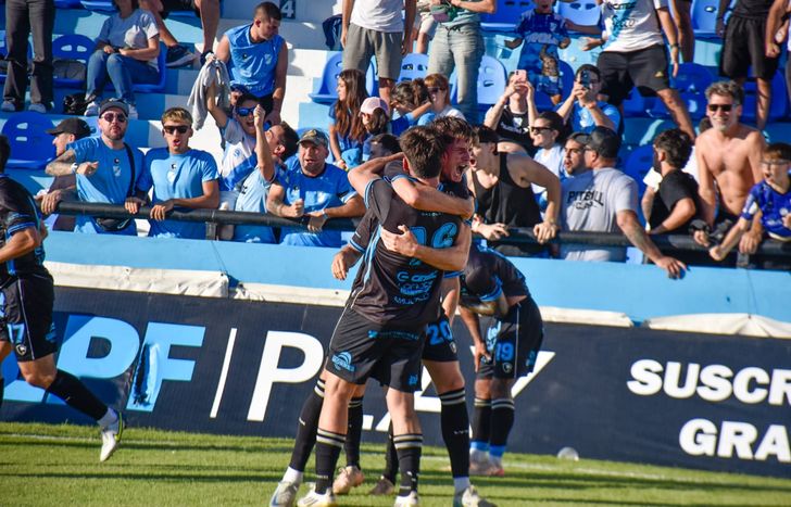 Nicolás Molina busca ganarse un lugar en el ataque de Temperley.