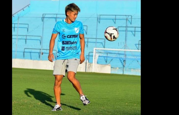 Morimoto es lateral por izquierda y tiene 19 años.