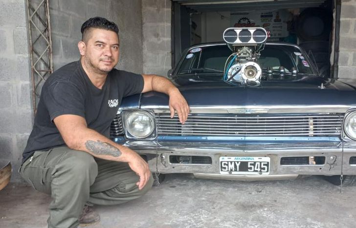 Emilio Paoli y su Chevy Coupe, de 1971.
