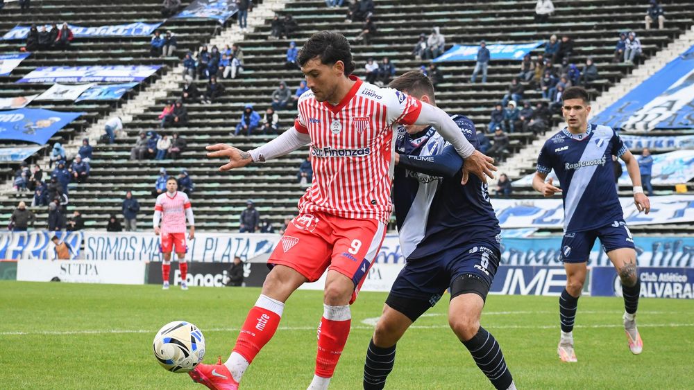Mauricio Asenjo es prioridad para continuar en Los Andes. Mauricio Asenjo es prioridad para continuar en Los Andes.