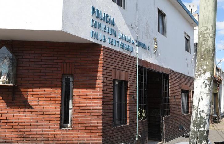 Los efectivos de la Comisaría 7º de Lomas asistieron al lugar del hecho.