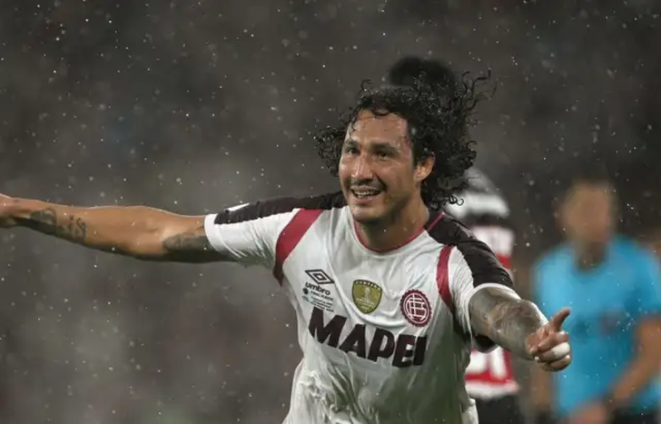 José María Canale, de Lanús a la Selección de Paraguay.