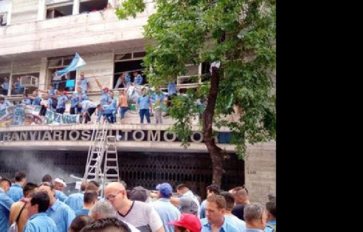 Esta conducción nunca se acercó a los trabajadores, dijeron desde la oposición.