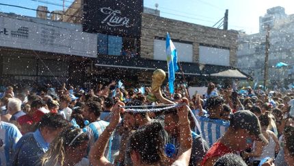 Maipú y Alsina, el epicentro de los festejos en Banfield. Maipú y Alsina, el epicentro de los festejos en Banfield.