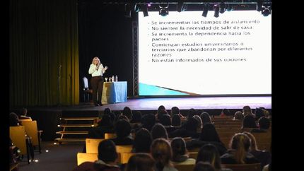 lomas: cientos de vecinos y profesionales participaron del congreso sobre tea