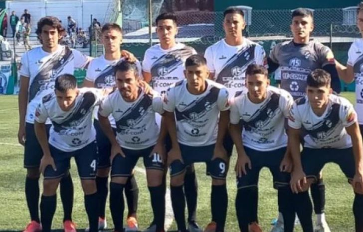 Claypole tropezó frente a Excursionistas.