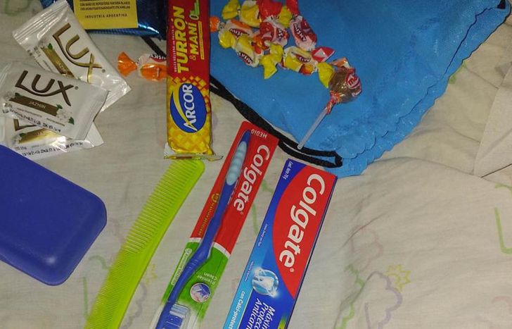 Cada niño se llevó un kit de higiene personal.