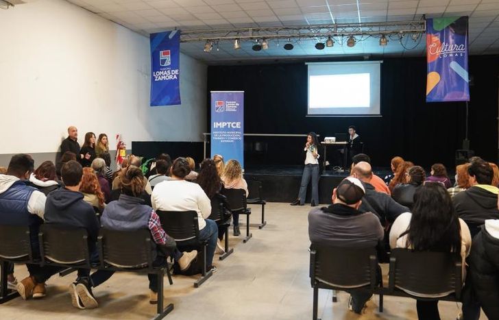 Más de 50 productos asistieron al Club Cultural, de Lomas Oeste.