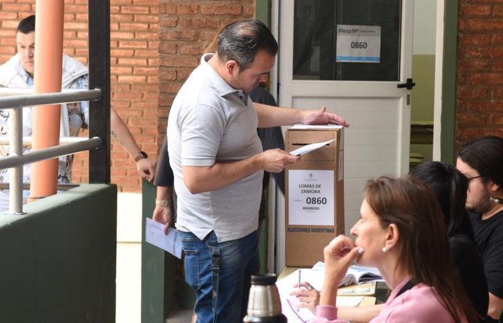 Los vecinos pueden ir a votar en el horario de 8 a 18.