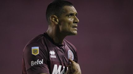 Sand se queda por seis meses más en Lanús.