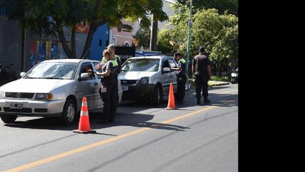 concientizan a los vecinos para mejorar la seguridad vial en las calles