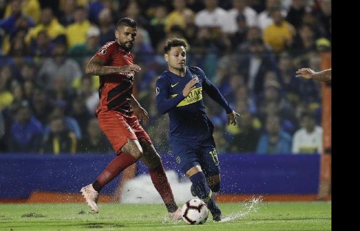 Mauro Zárate sirvió el centro para el  empate parcial de Licha López.
