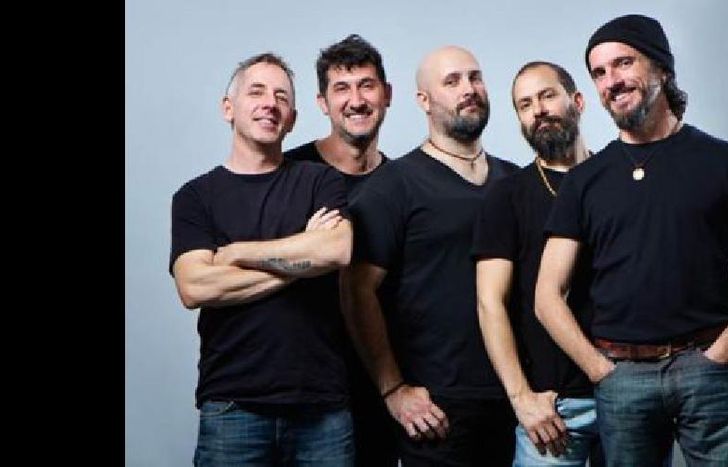 La banda viene editando simples desde 2016.