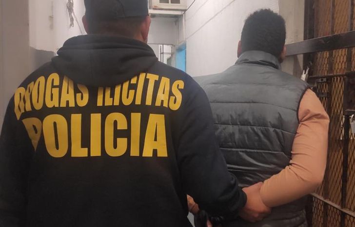 La detención fue realizada por el personal de Drogas Ilícitas de Lomas.