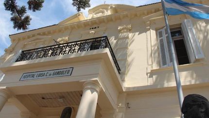 La mujer fue trasladada al Gandulfo, donde está fuera de peligro.