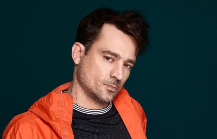 El músico sigue internado.