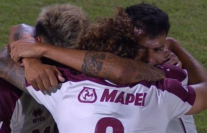 El delantero facturó en Córdoba.