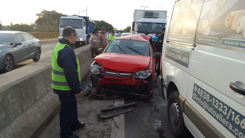 Operativo en el lugar del choque.