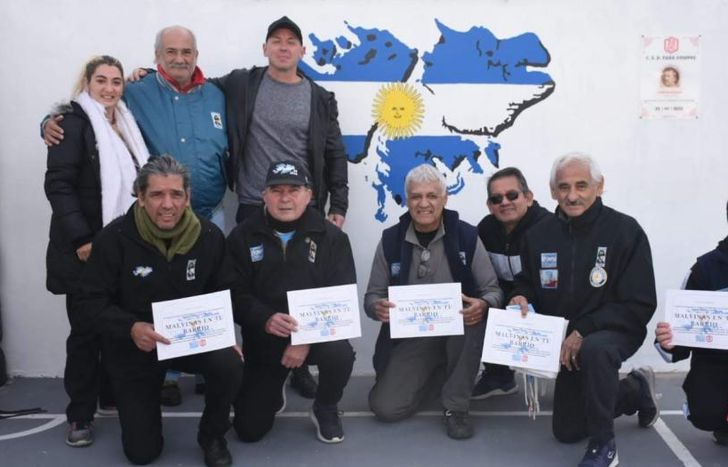 Charla y homenaje a los héroes y veteranos de Malvinas.