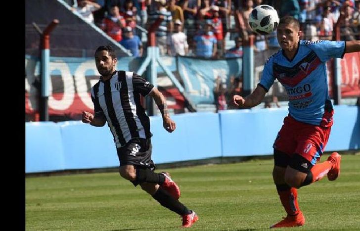 Finalmente, Leandro Garate solucionó los problemas y seguirá formando parte del plantel Tricolor.
