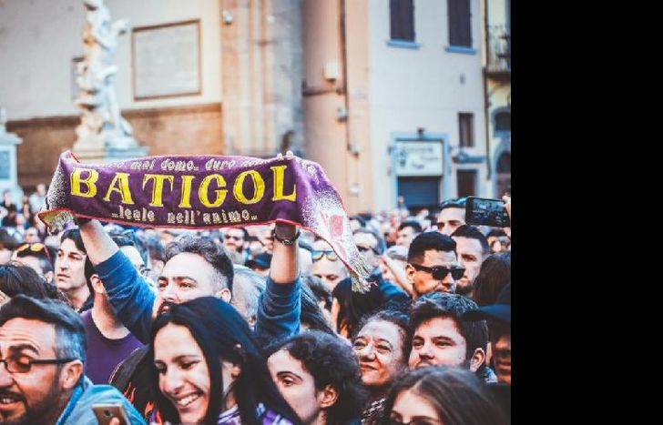 Más de 6 personas aclamaron por Bati.
