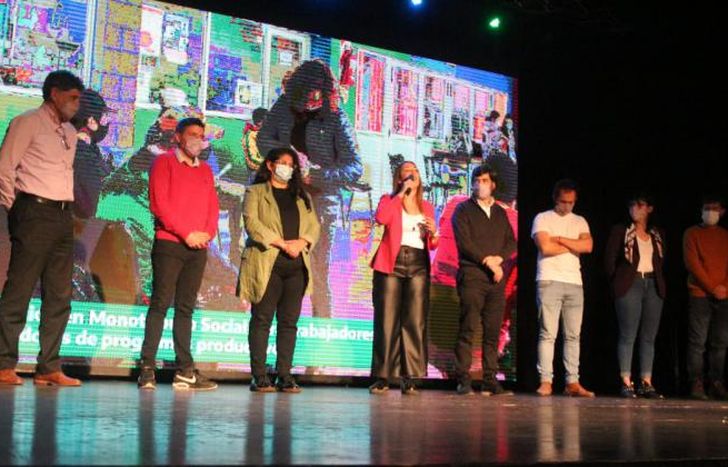 Presentaron el proyecto en el Teatro del Municipio.