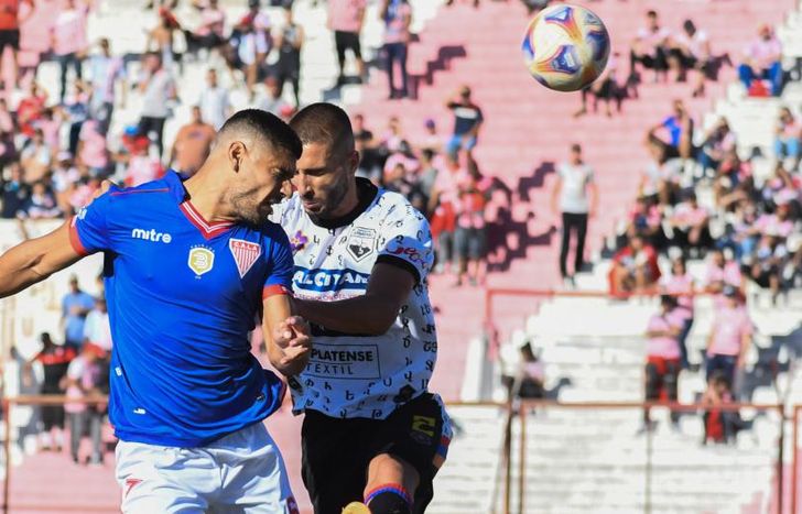 Martínez anticipa y clava el 2-0.