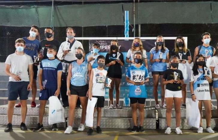 Temperley otorgó reconocimientos a sus deportistas destacados.