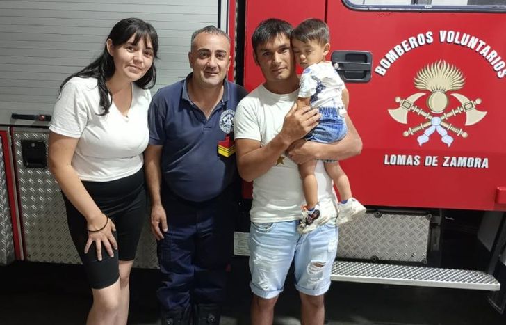 Noah visitó a los bomberos que le salvaron la vida en San José.