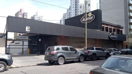 ¿por que tantos comercios permanecieron cerrados este lunes?