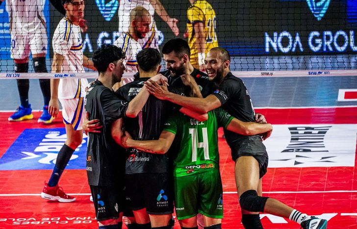 Hisórica Copa ACLAV para Defensores de Banfield.