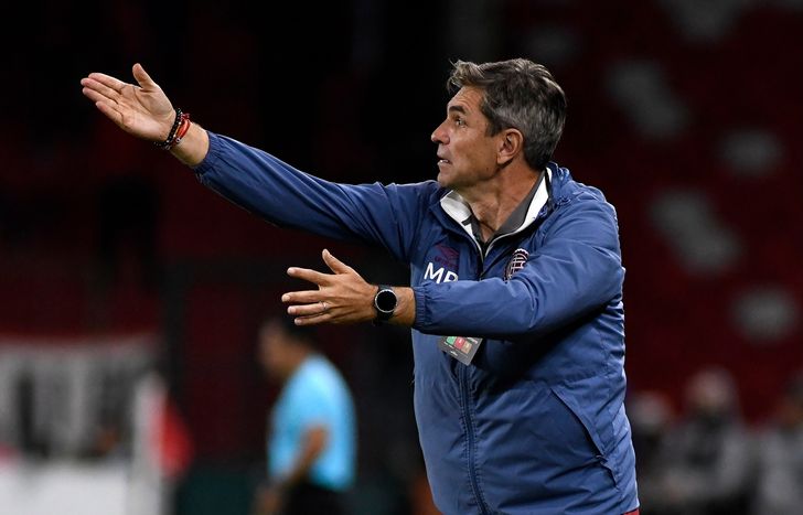 Mauricio Pellegrino sigue firme en el banco de Lanús.