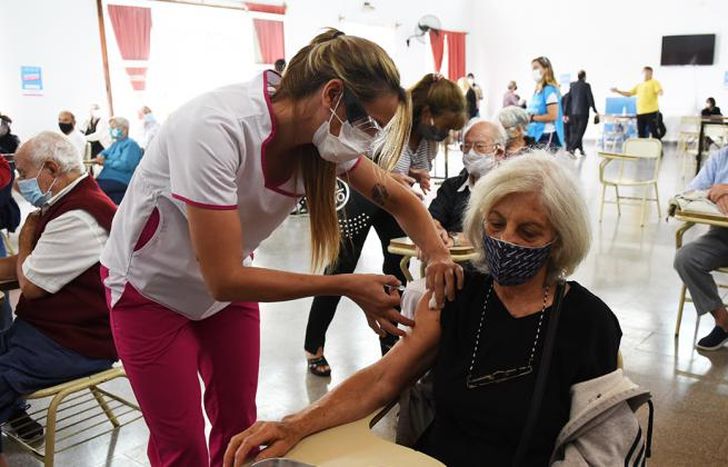 Campaña de vacunación en el Hospital Estéves.