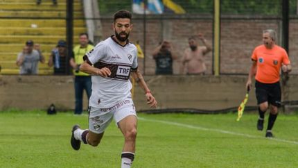 Ezequiel Gallegos ya fue dirigido por el técnico Fernando Ruiz.
