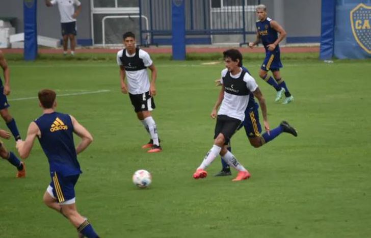 Claypole se midió en Ezeiza contra la Reserva de Boca.