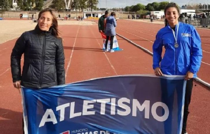 Marina Fernández acompañó a Violeta en el certamen en Córdoba.