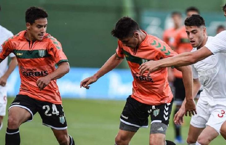 Banfield fue sorprendido por Estudiantes, cayó como local y se alejó de los puestos de Copas.