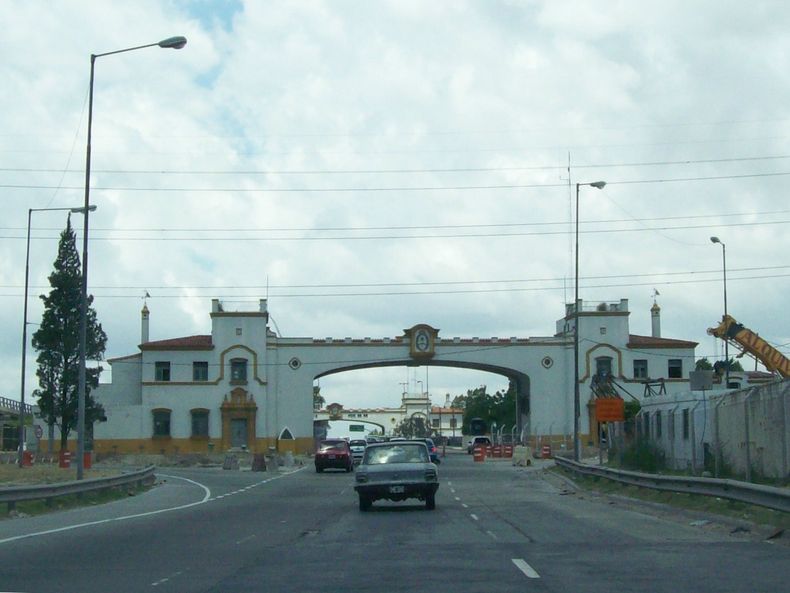 El puente funcionó siempre como una importante vía de comunicación entre la ciudad de Buenos Aires y el sur de la provincia.