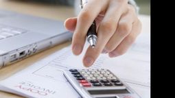 Los intereses que obtienen las personas físicas por plazos fijos y por fondos de inversión en pesos, estarán alcanzados por Ganancias, con una alícuota del 5%.