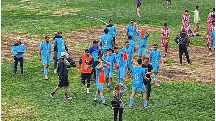 Talleres de Escalada y Defensores Unidos empataron en Zárate. Talleres de Escalada y Defensores Unidos empataron en Zárate.