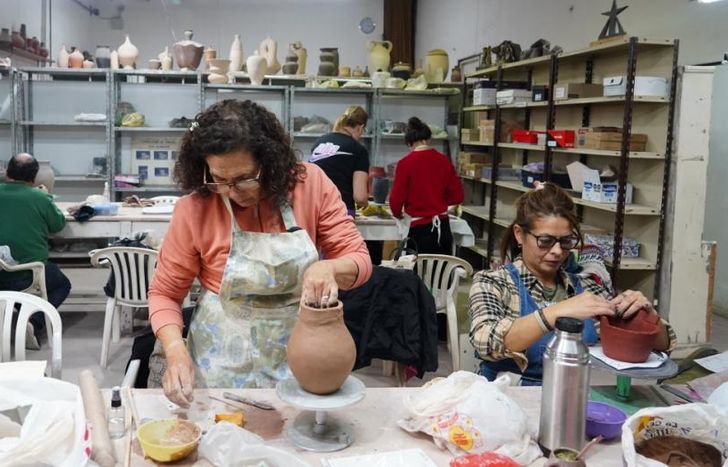 La Escuela de Cerámica tiene más de 30 años de trayectoria educativa.