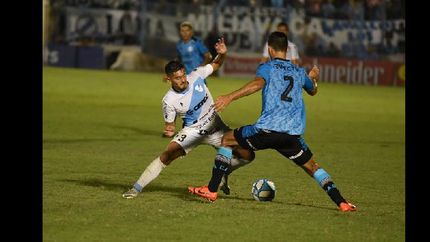 Perazzo repetiría el equipo que igualó con Belgrano de Córdoba. Perazzo repetiría el equipo que igualó con Belgrano de Córdoba.