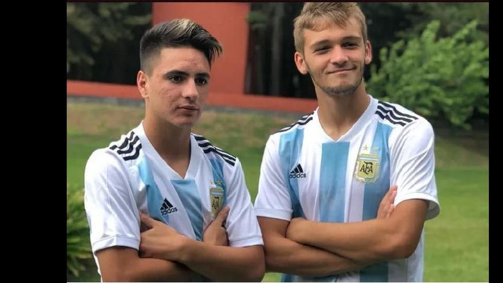 Los juveniles del Granate se visten de celeste y blanco.