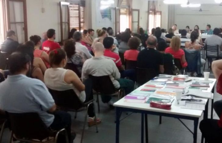 Las reuniones se realizan todos los miércoles de 19.30 a 21 en la Catedral de Lomas.