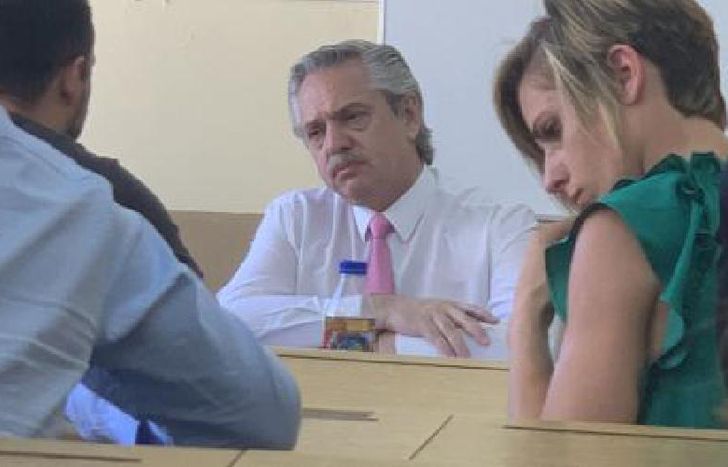 Fue a cumplir con sus obligaciones como profesor de la cátedra.