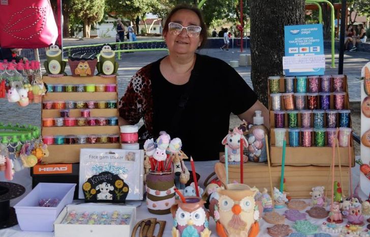 Decoración e indumentaria, entre los rubros presentes.